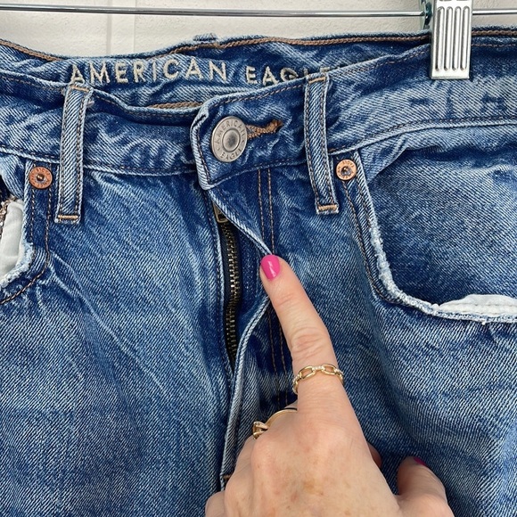American Eagle Distressed 90's Boyfriend Crop Ankle Jeans Women's Size 4 Cotton - Picture 6 of 16